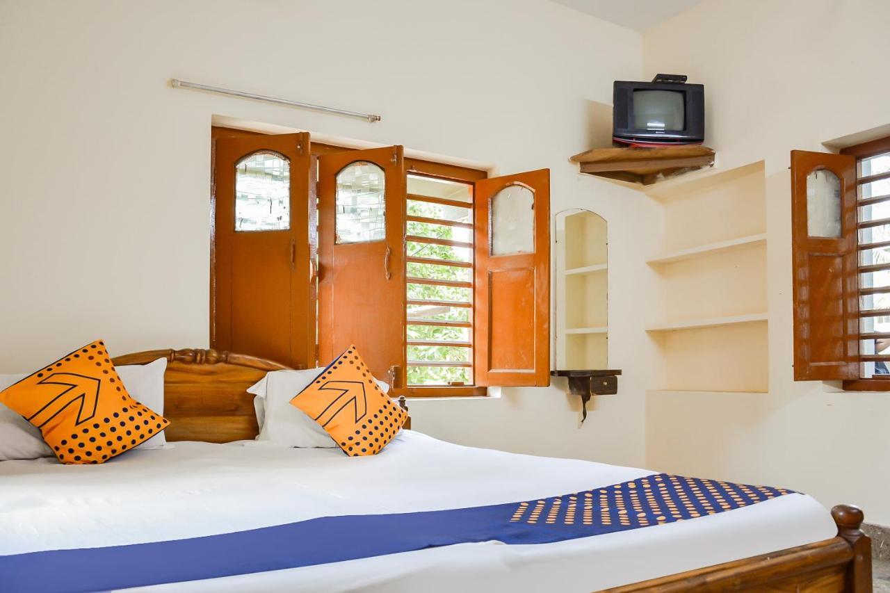 Spot On 76580 Bobby House Hotel Puri Esterno foto