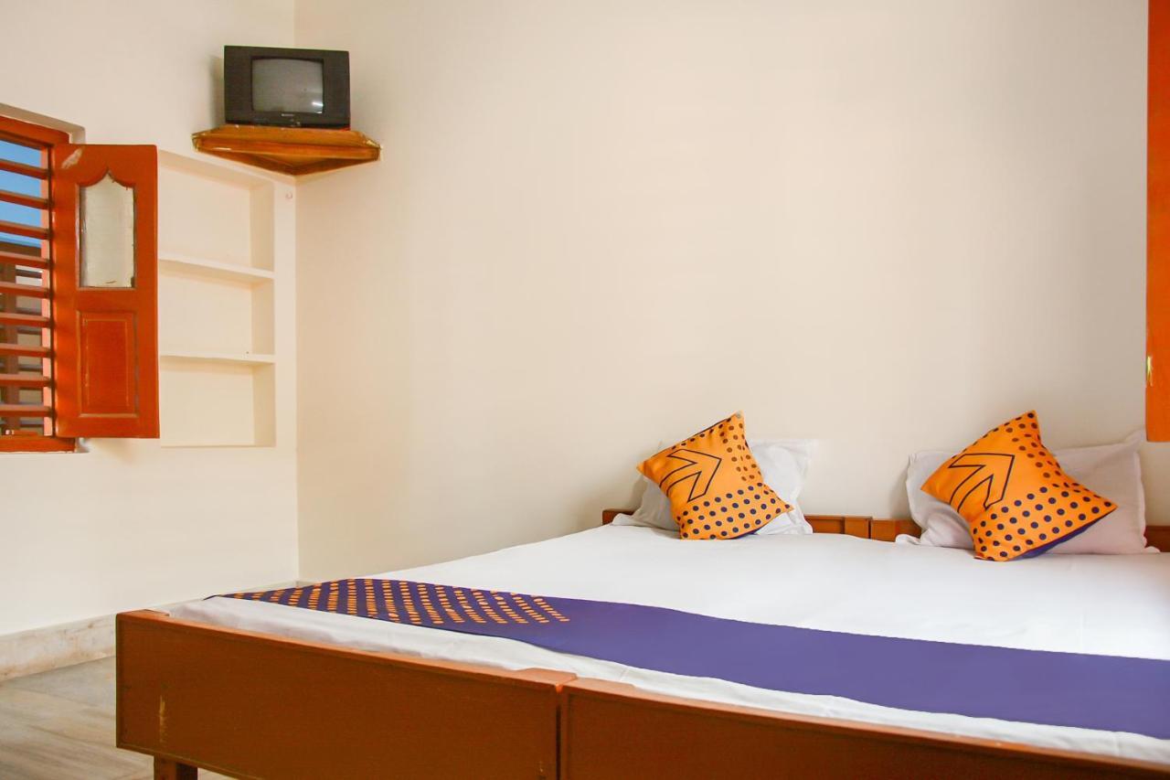 Spot On 76580 Bobby House Hotel Puri Esterno foto