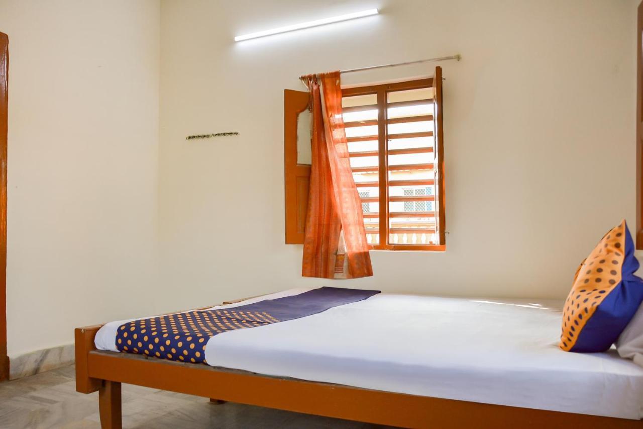 Spot On 76580 Bobby House Hotel Puri Esterno foto